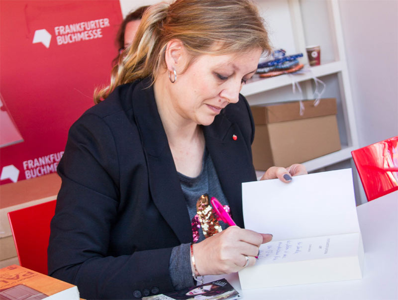 Clara Gabriel signiert -Signierte Bücher von Autorin Clara Gabriel hier bestellen Clara Gabriel signiert -Signierte Bücher von Clara Gabriel hier bestellen